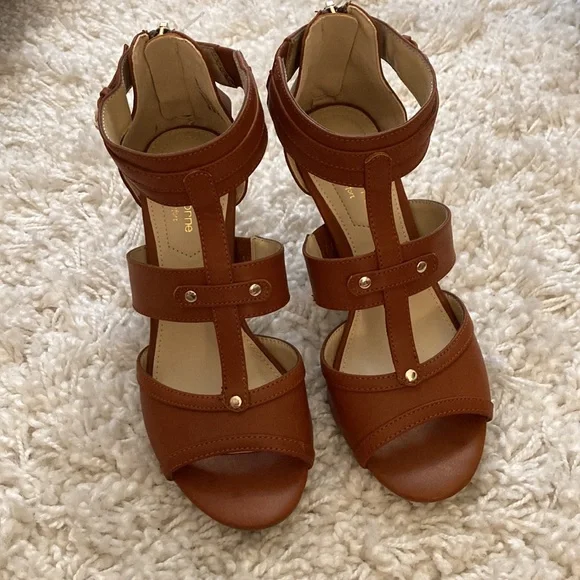 Liz Claiborne Sandal - Picture 3 of 6